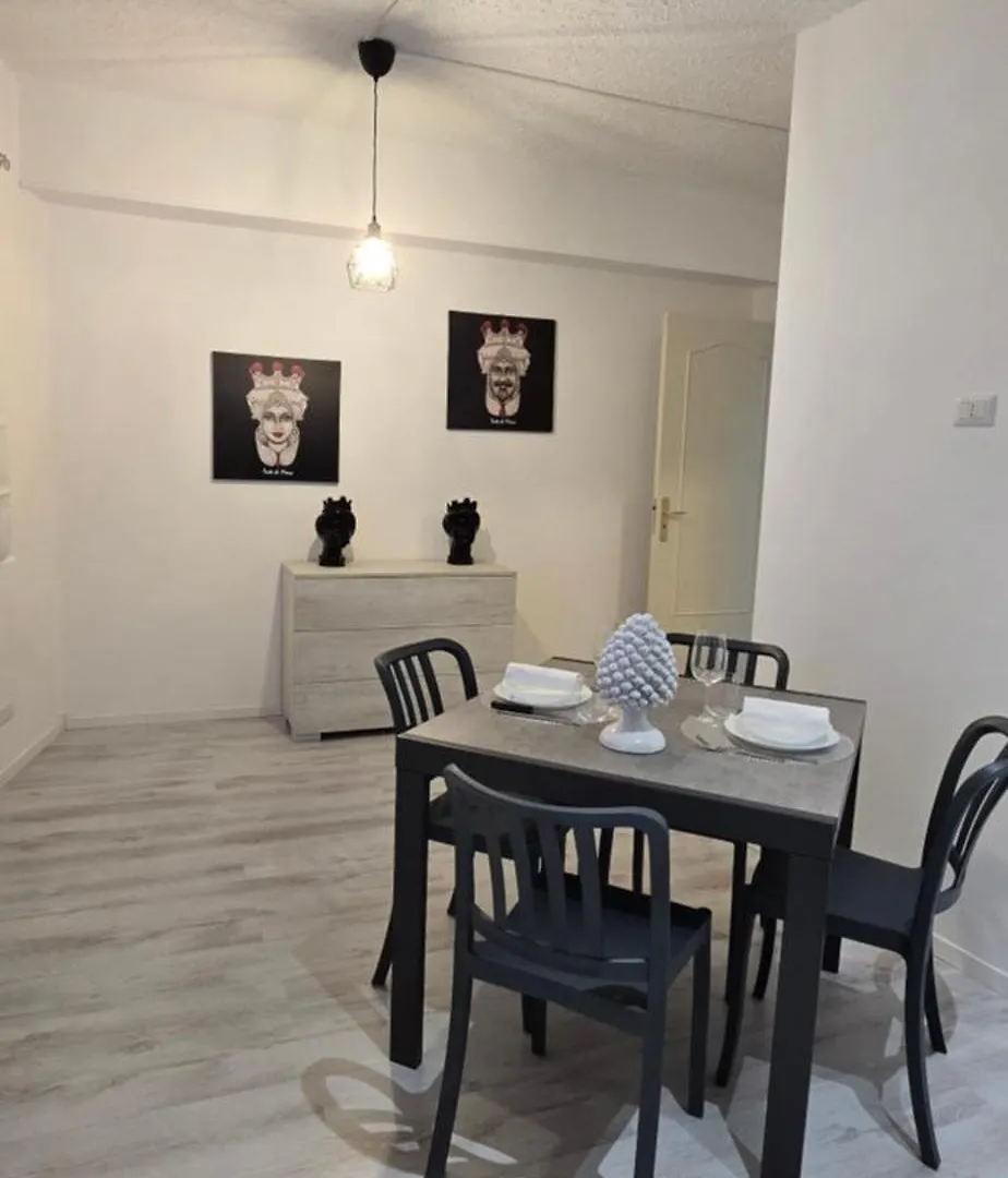 גיארדיני נאקסוס Like At Home 0*, גיארדיני נאקסוס איטליה